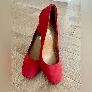 Intervalle red classic pumps made in Brazil 🇧🇷